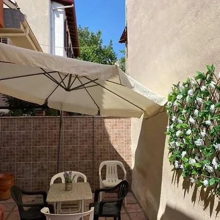 Appartement Ano Poli 4 *